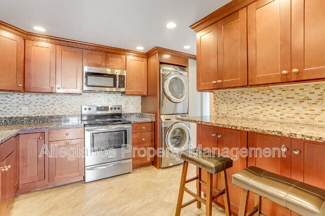 Building Photo - 6301 Stevenson Ave