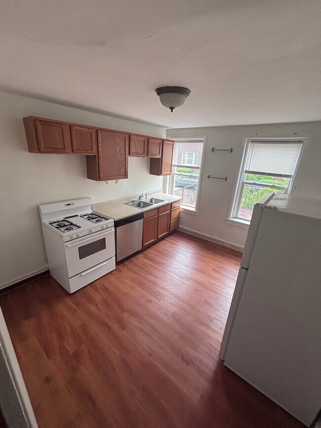 Building Photo - 5535 Kamin St