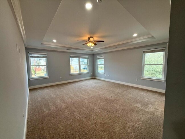 Building Photo - 6810 City View Dr