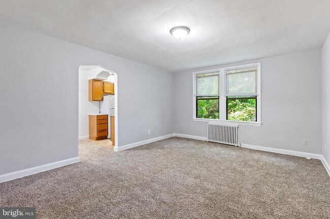 Building Photo - 1525 28th St SE