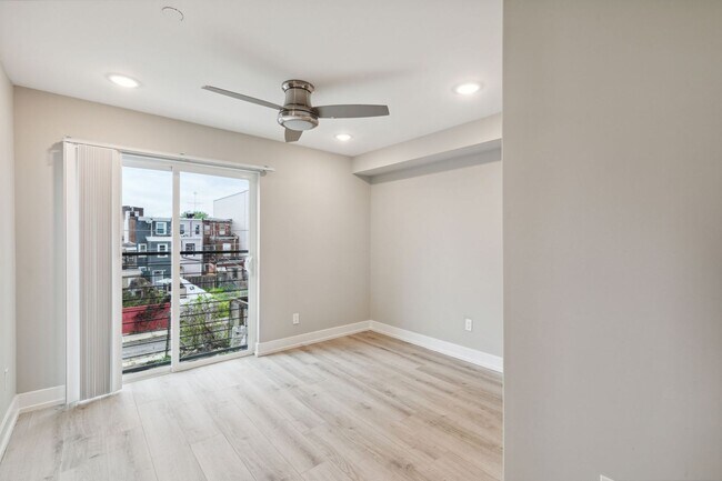 Building Photo - 2408 N Mascher St