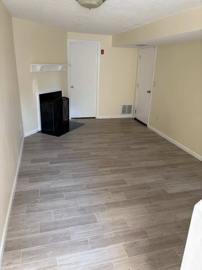 Building Photo - 719 Robert Frost Dr