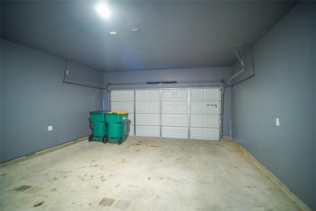 Building Photo - 118 Ashwood Glade Dr