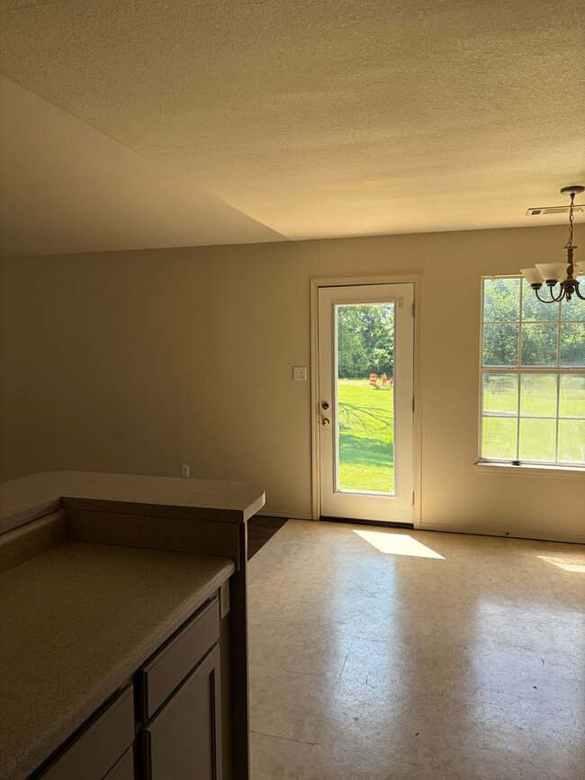 Building Photo - 1075 Grinnel Cir