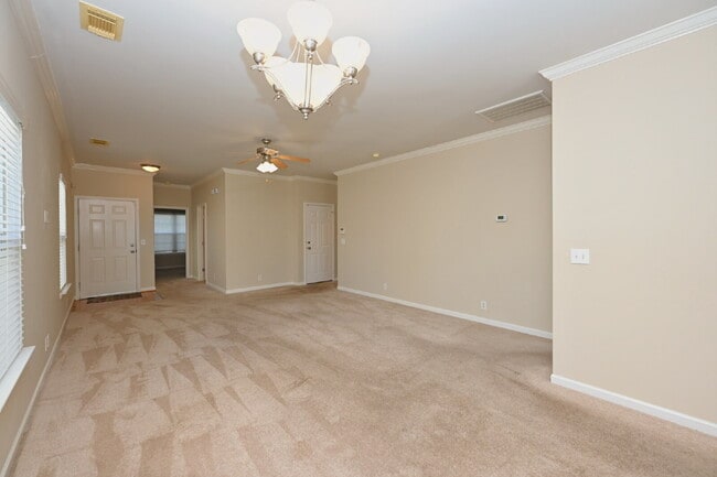 Building Photo - 2 BR Harbor Village Condo