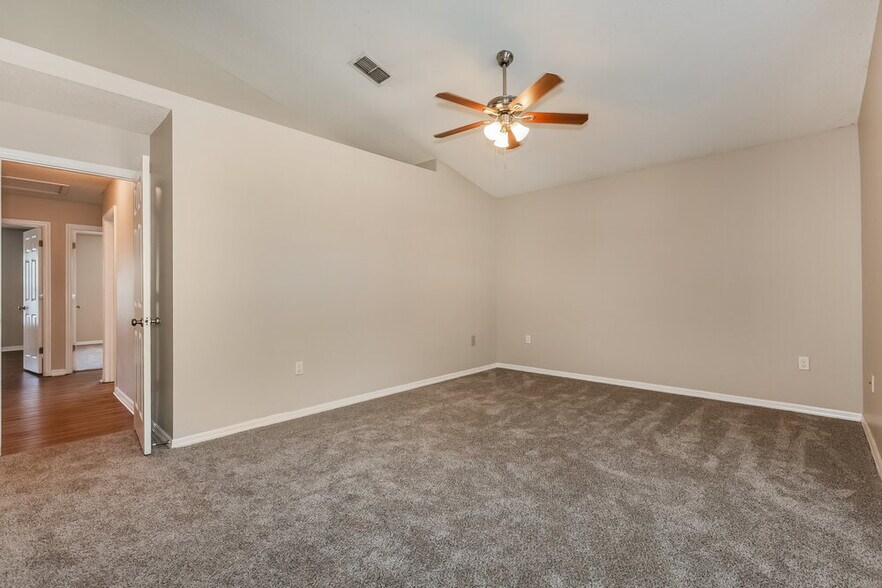 Building Photo - 30200 Double Dr