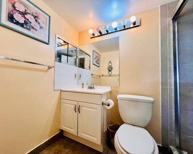 Building Photo - 142 Cambridge F