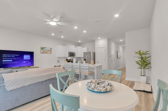 Building Photo - 5724 Sandy Walk St