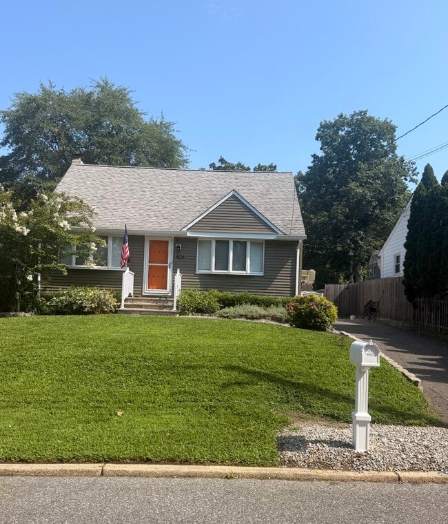 Building Photo - 505 Moore Rd