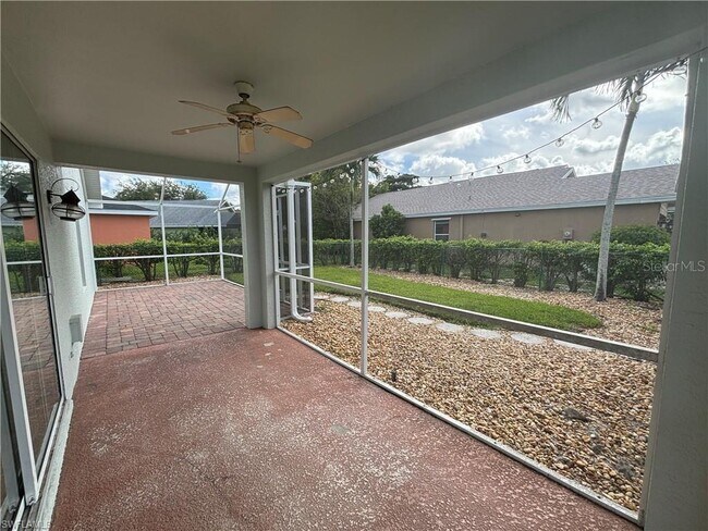 Building Photo - 9200 Middle Oak Dr