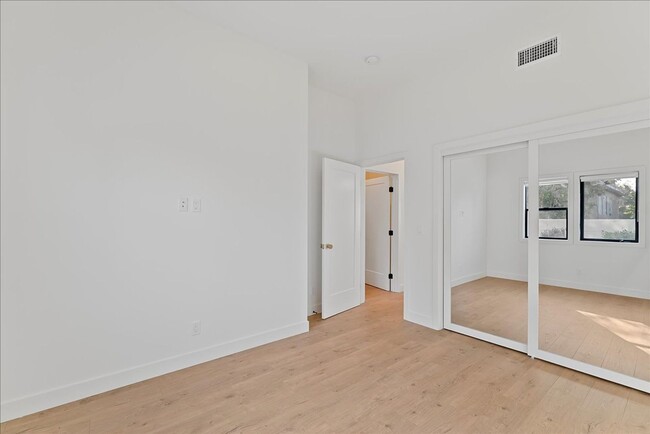Building Photo - 3377 1/2 N. Eagle Rock Blvd.-