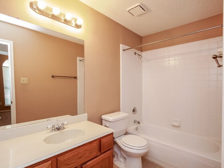 Building Photo - 913 Mossberg Ln