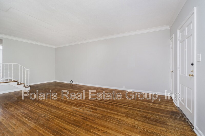 Building Photo - 3346 E Fall Creek Pkwy N Dr
