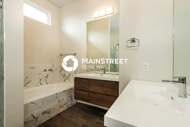 Building Photo - 3 Bedroom Pet-Friendly Home in Oklahoma City, OK with Main Street Renewal