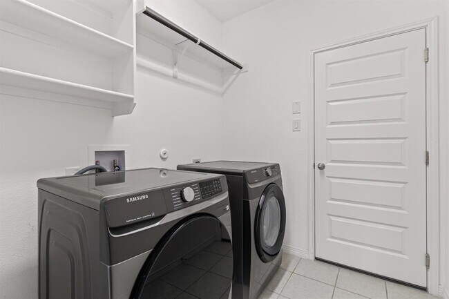 Building Photo - 20520 Carries Ranch Rd