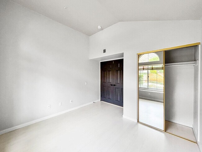 Building Photo - Spacious & Upgraded 4 Bedroom, 3 Bath Home...
