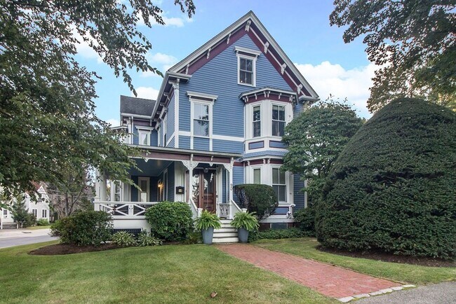 Primary Photo - 90 Highland Ave