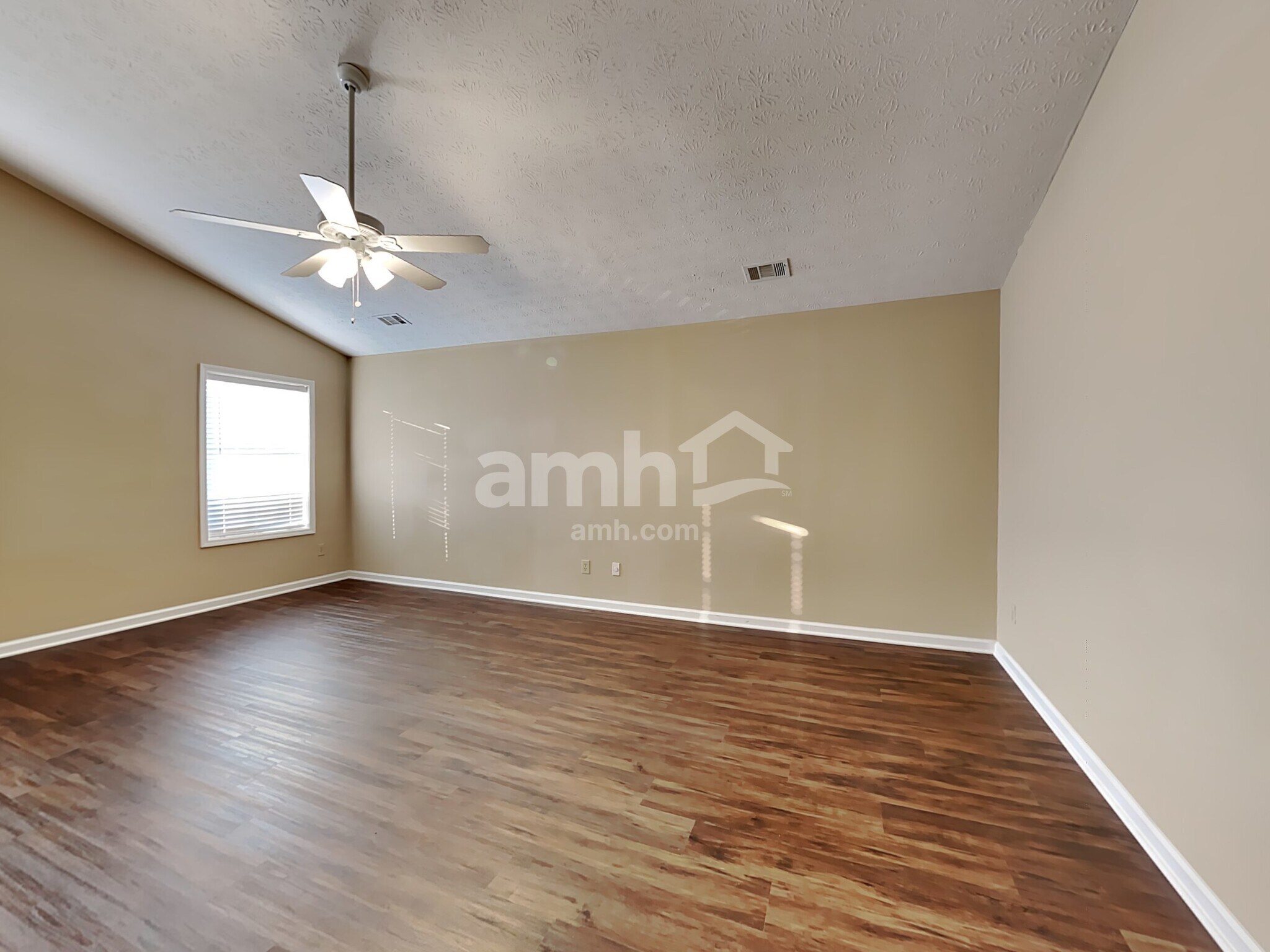 Building Photo - 3285 Summit Pl Dr