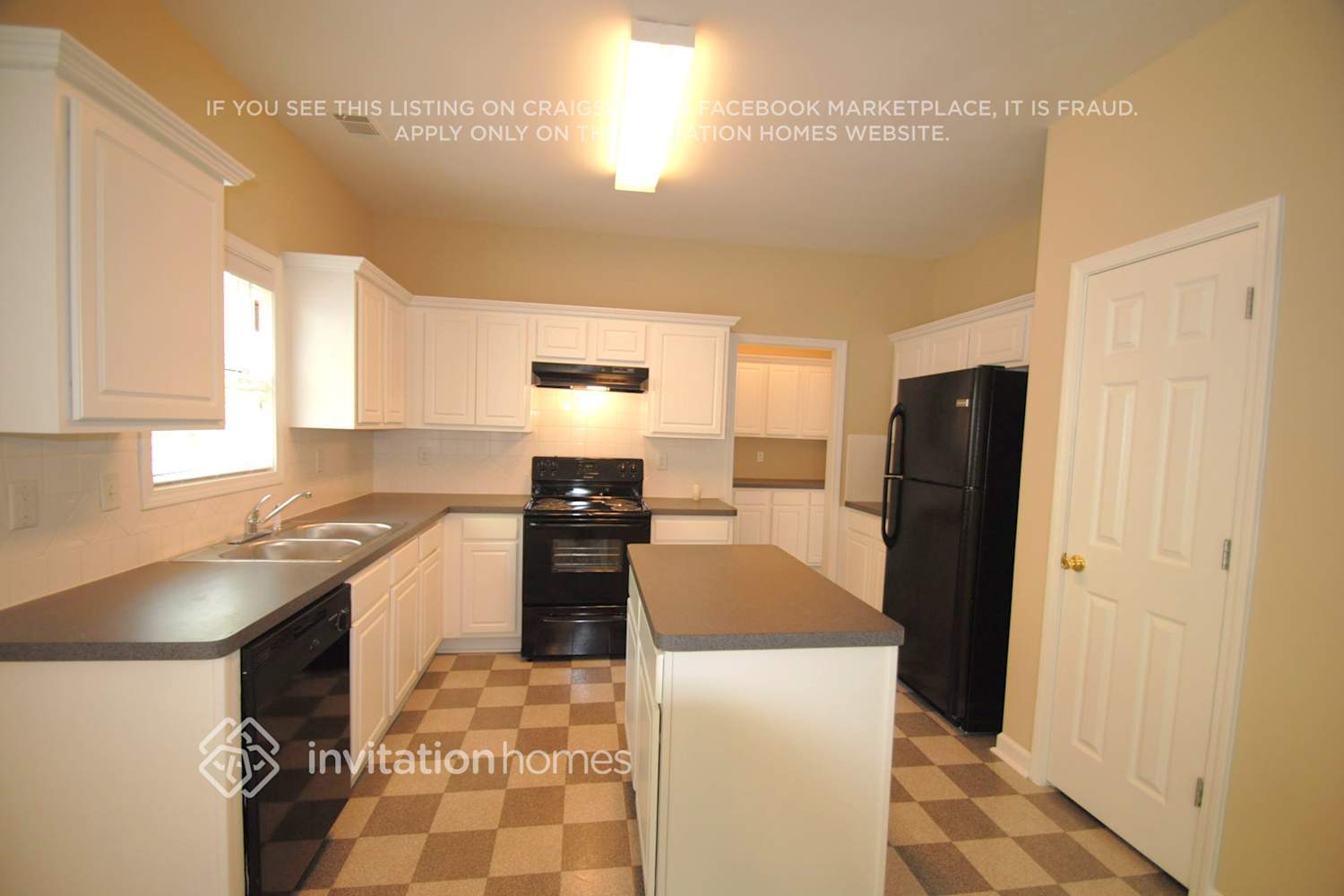 Building Photo - 3740 Cranford Dr SW
