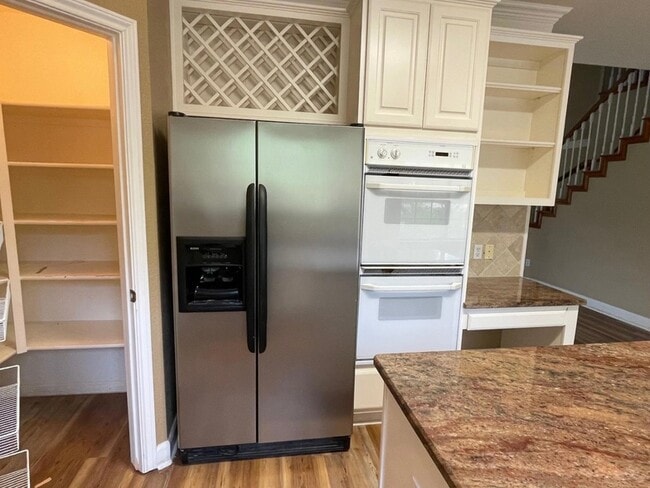 Building Photo - 8028 Bottlebrush Dr