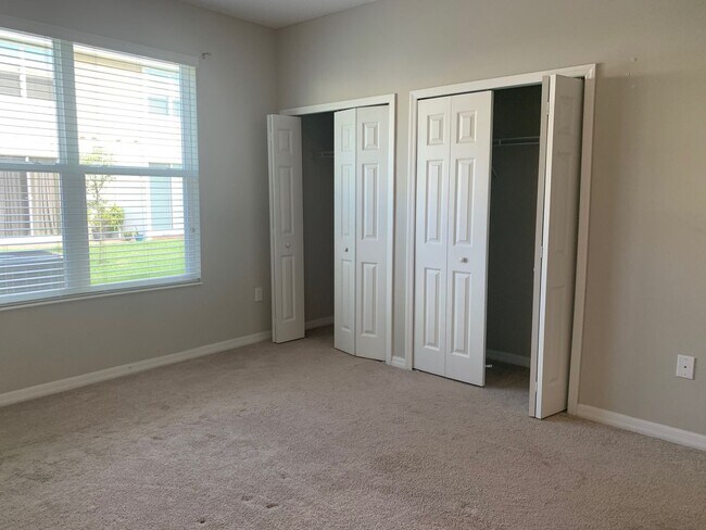 Building Photo - MOVE IN SPECIAL- 4/2.5 Energy Efficient Townhome in St. Cloud