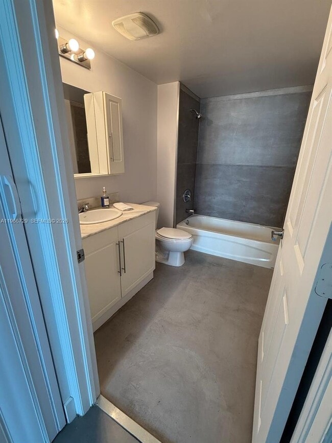 Building Photo - 275 NE 18th St