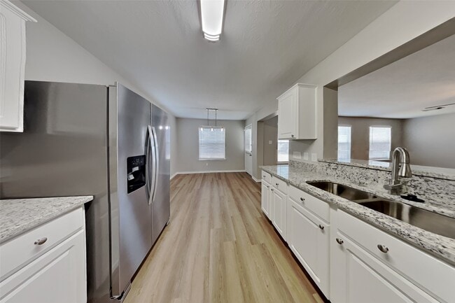 Building Photo - 4818 Twisting Rd