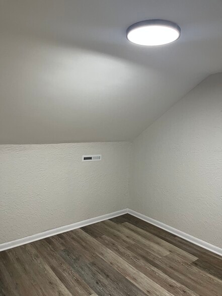Bedroom 1 - 4043 Polk St