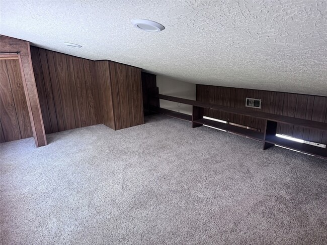 Building Photo - 16477 Piper Ln