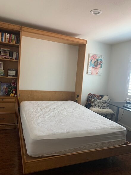 2nd Bedroom Murphy Bed - 762 E Orange Grove Blvd