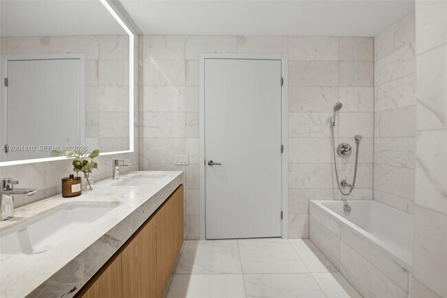 Building Photo - 500 Alton Rd