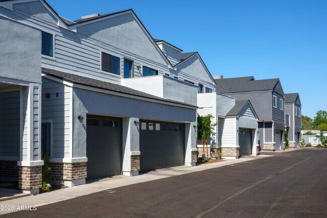 Building Photo - 2601 N 27th St