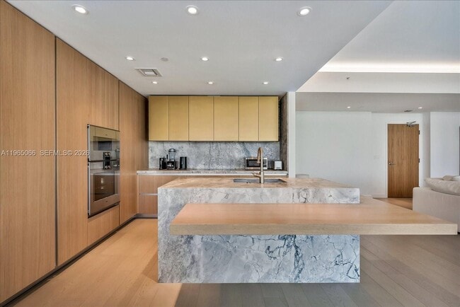 Building Photo - 501 West Ave