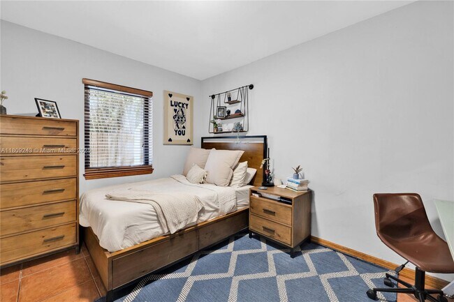 Building Photo - 6870 SW 77th Terrace