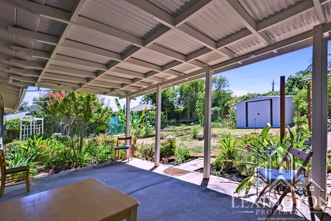 Building Photo - Beautiful, 3BD/2BA, Home available in Sacramento off Madison Ave. and Auburn Blvd.