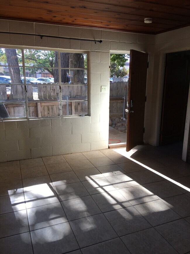Building Photo - 1 Bedroom House in Marysville! AVAILABLE NOW!!