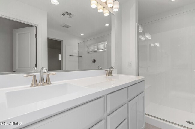 Building Photo - 14633 W Sand Hills Rd