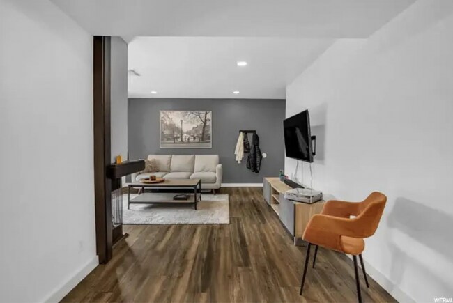 Building Photo - 6881 S Countrywoods Cir