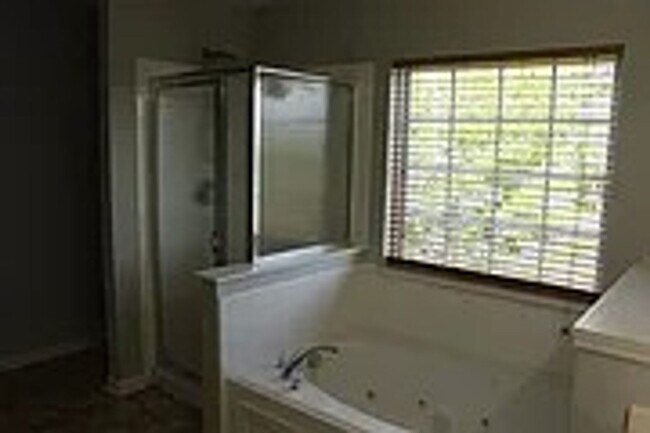 Building Photo - 8580 Cassia Dr