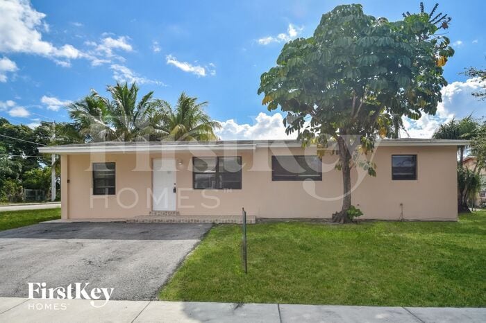 Primary Photo - 4260 SW 18th St