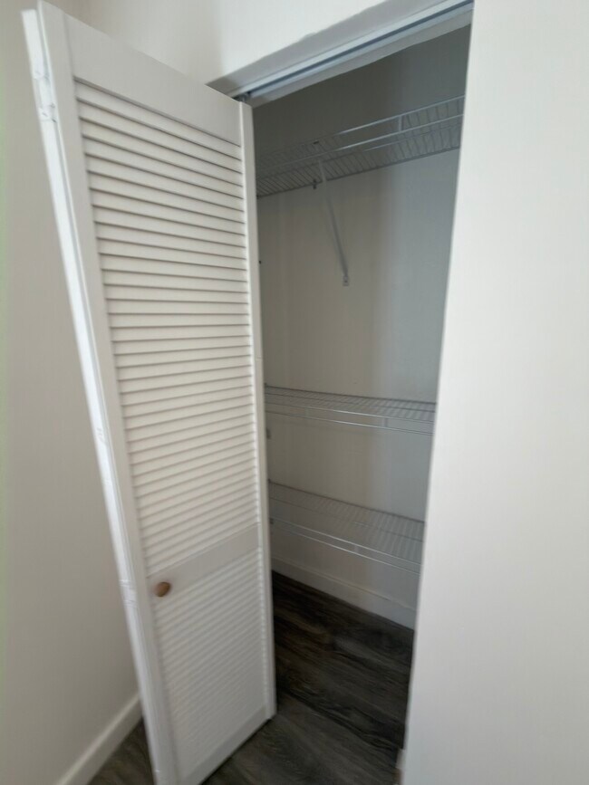 Building Photo - 1302 Ariana Woods Cir