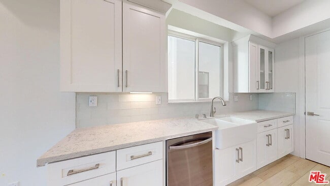 Building Photo - 8474 N. Camelia Court