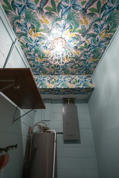 Laundry Room - 243 Ravenswood Dr