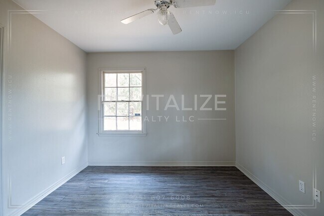 Building Photo - Beautiful 3 Bedroom/1 Bathroom Home in Mobile!