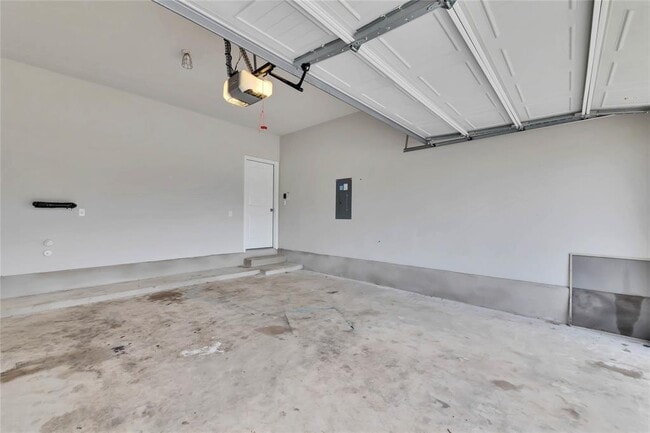 Building Photo - 18917 Quebrada Dr