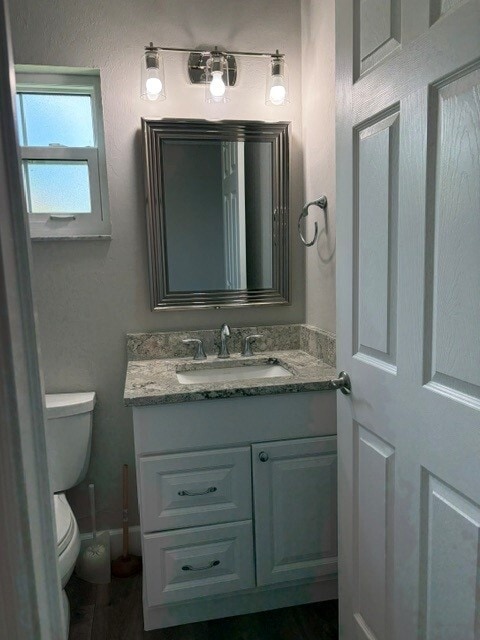 Guest Bathroom - 7015 Cedarhurst Dr