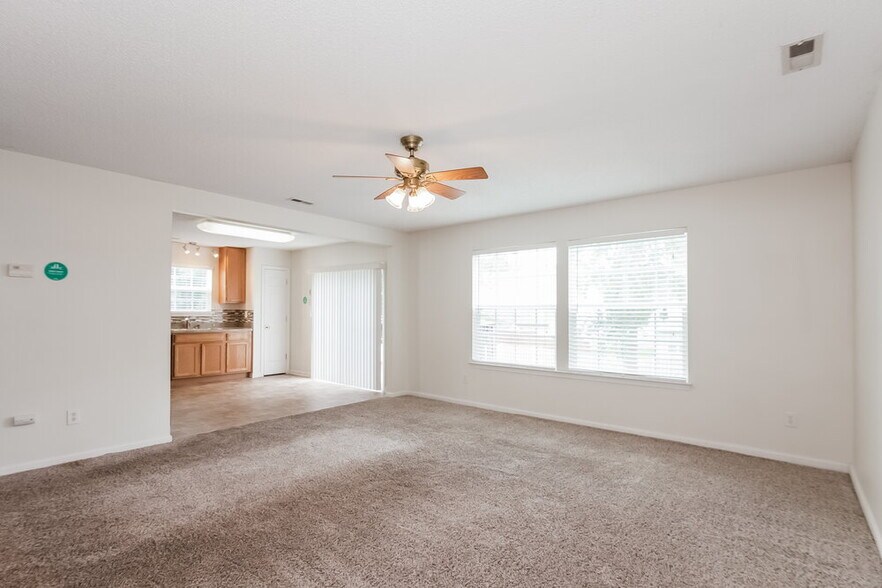 Building Photo - 7945 Bristle Ln