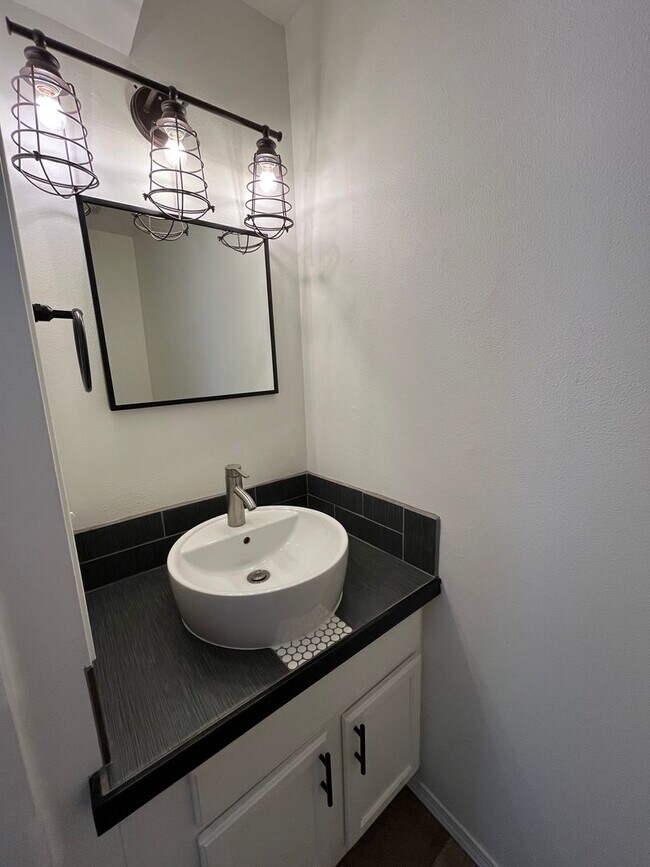 Building Photo - Updated 3 Bedroom Home Near Barkley Village