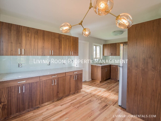 Building Photo - 11826 NE Sacramento St