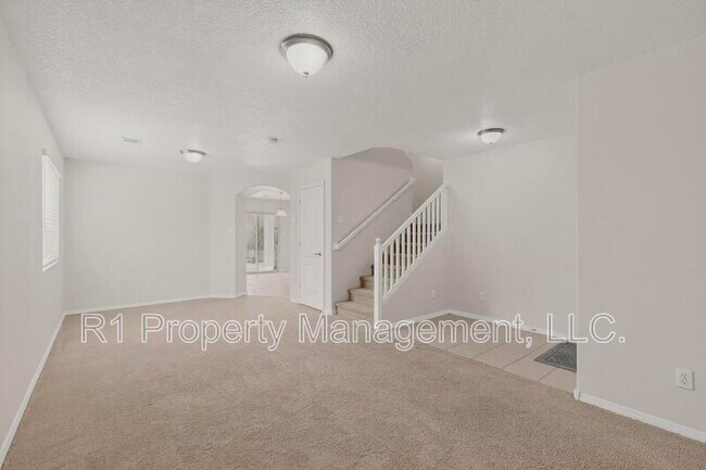 Building Photo - 2713 Violeta Cir SE